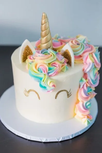 Small Unicorn Cake