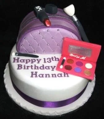 Pupel and white Make Up Cake