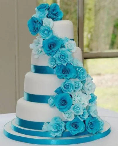 Blue Bloom Garden Cake